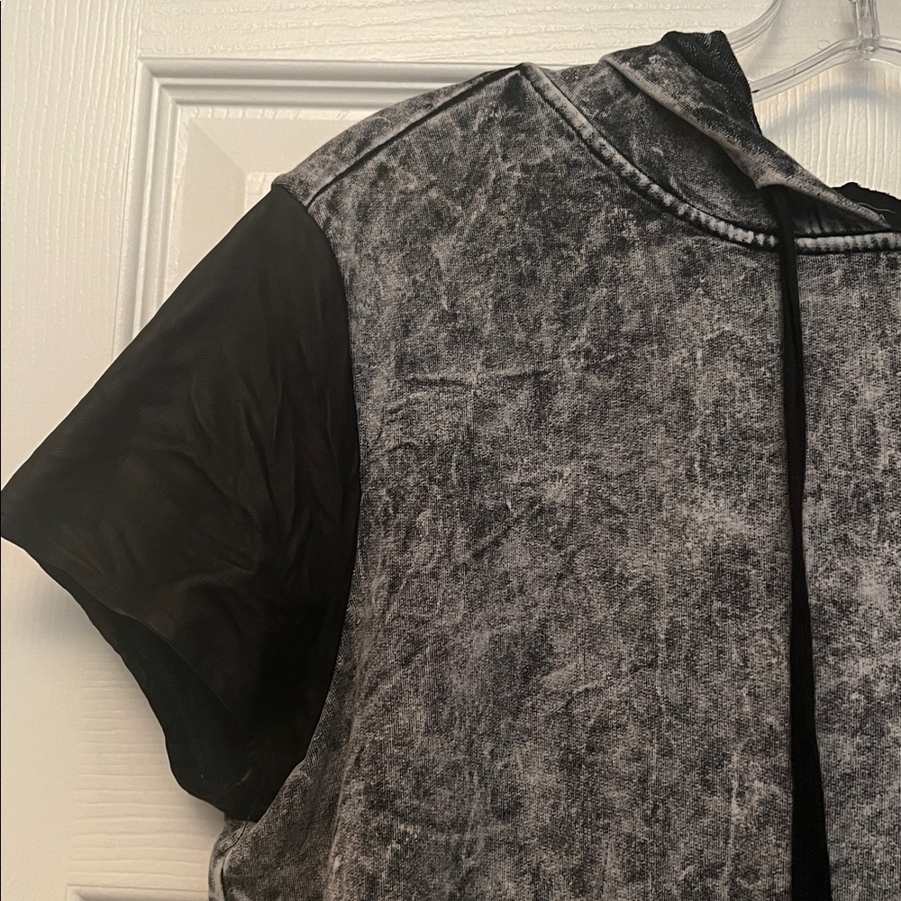 Benjamin Jay Hooded Sweatshirt with faux leather sleeves - Picture 2 of 5